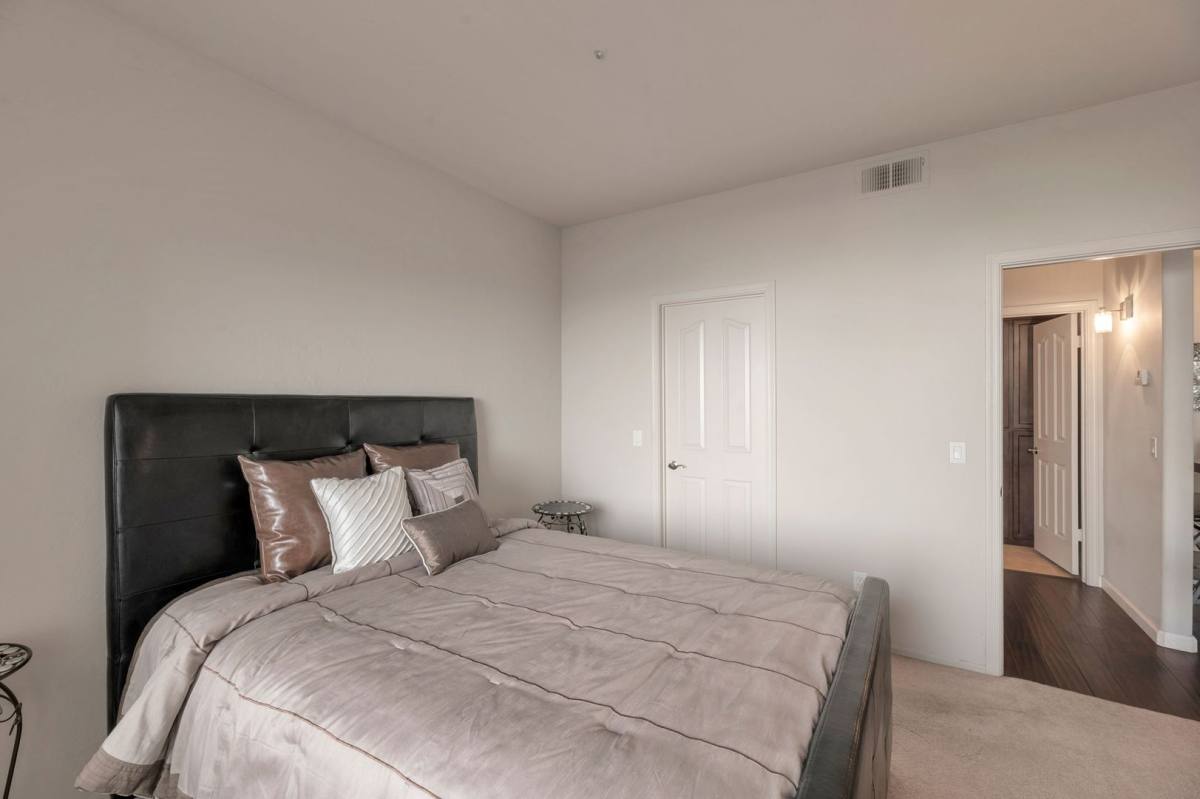 Condo for rent at 14145 N 92nd St #1051, Scottsdale, AZ 85260