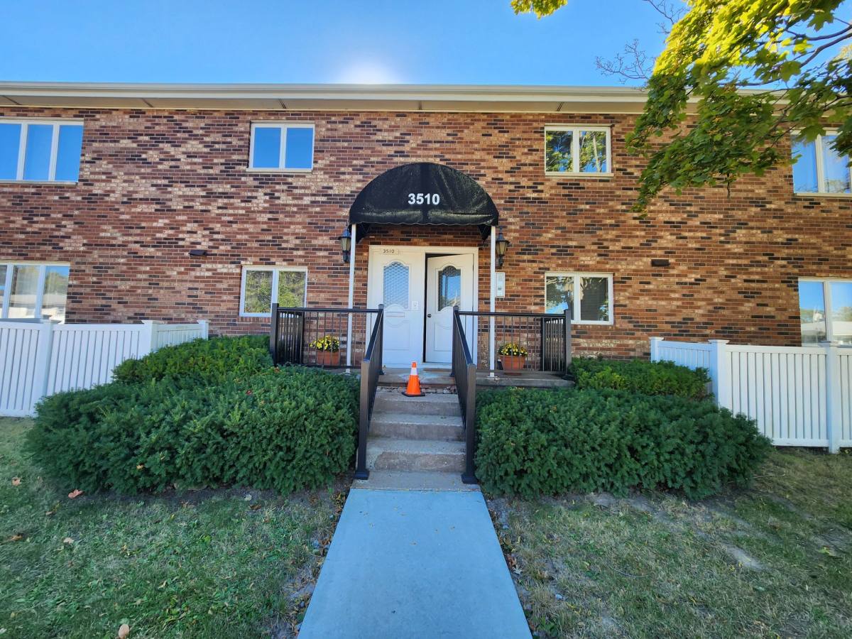 Apartment for rent at 3510 37th Ave, Moline, IL 61265