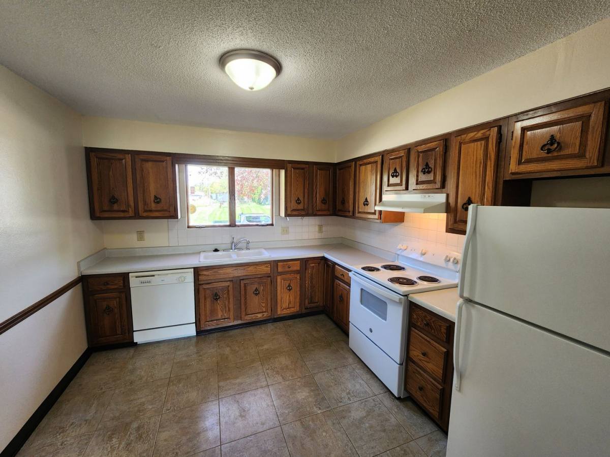 Apartment for rent at 3510 37th Ave, Moline, IL 61265