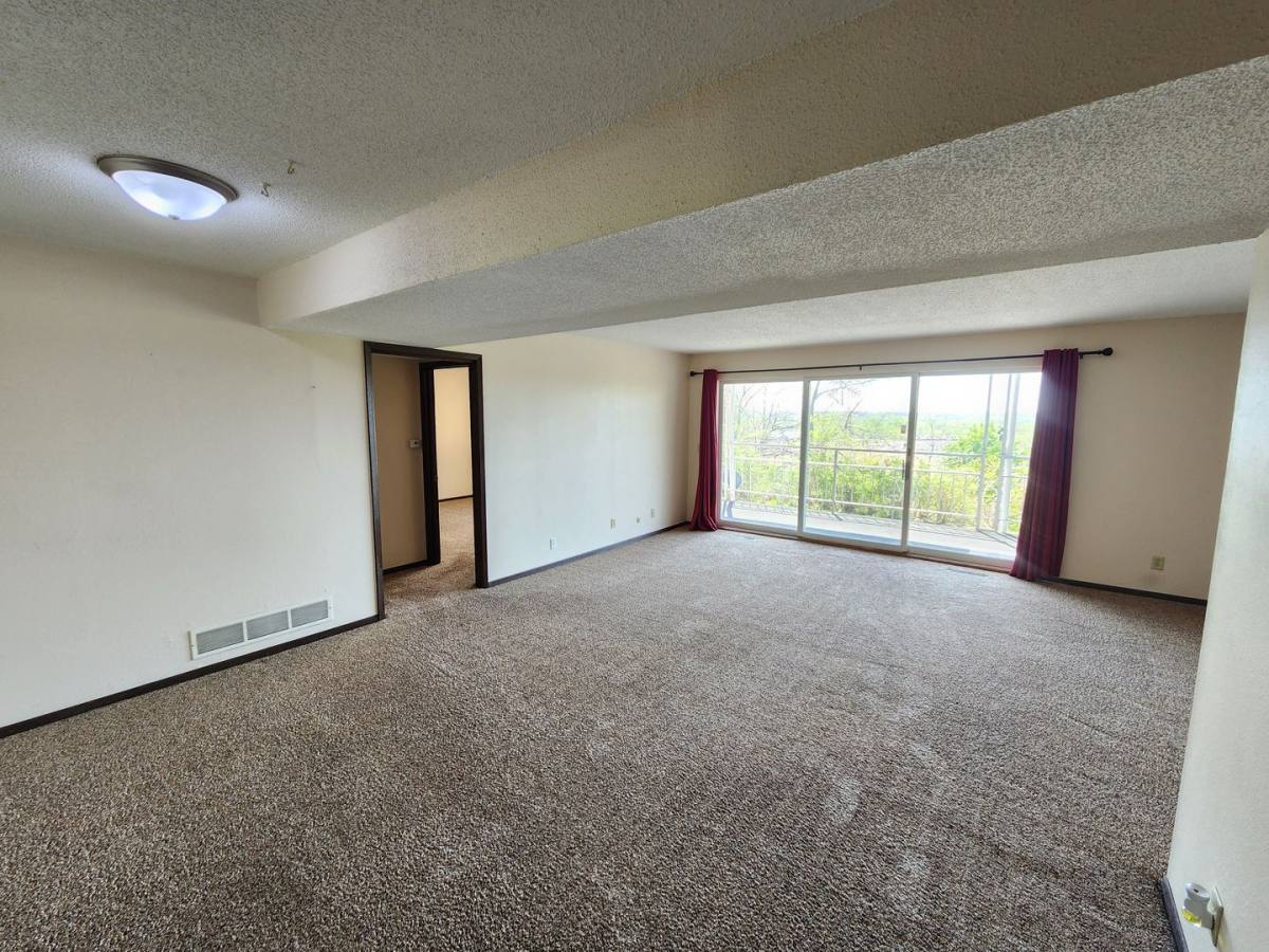 Apartment for rent at 3510 37th Ave, Moline, IL 61265