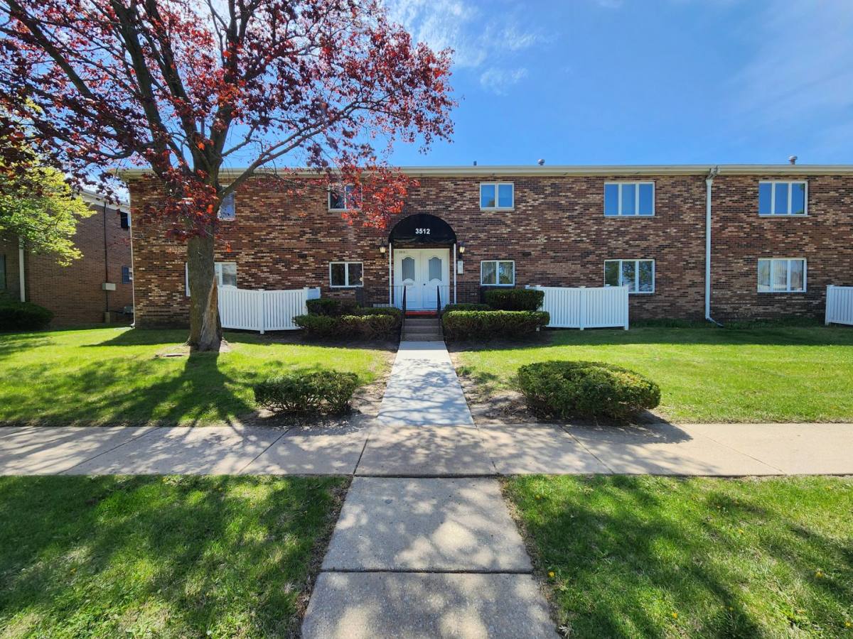 Apartment for rent at 3510 37th Ave, Moline, IL 61265