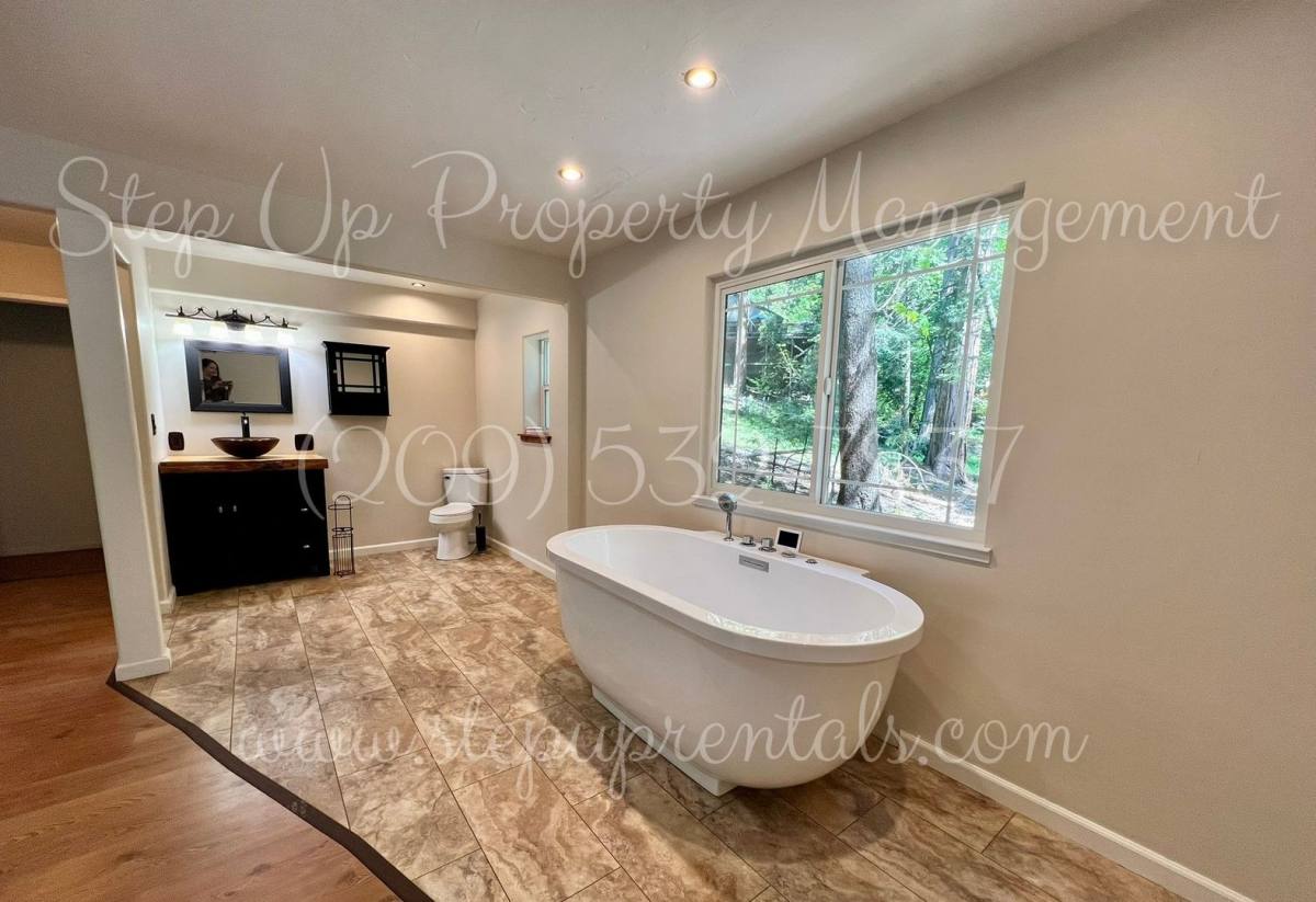 House for rent at 19011 Middle Camp Sugar Pine Rd, Twain Harte, CA 95383