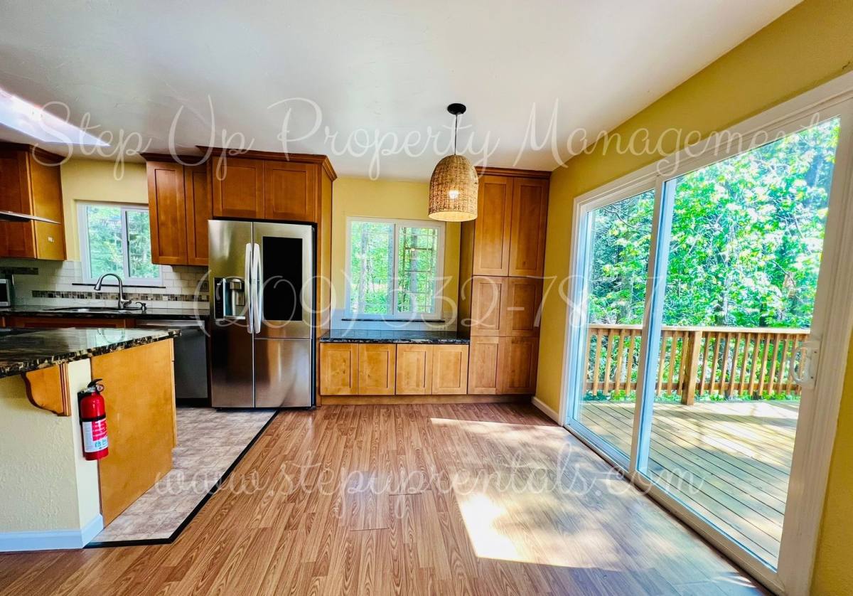 House for rent at 19011 Middle Camp Sugar Pine Rd, Twain Harte, CA 95383