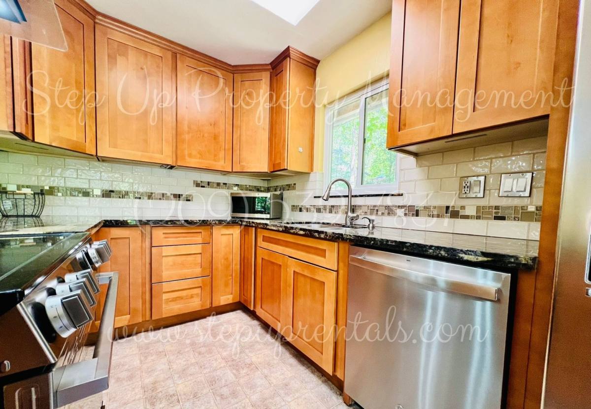 House for rent at 19011 Middle Camp Sugar Pine Rd, Twain Harte, CA 95383