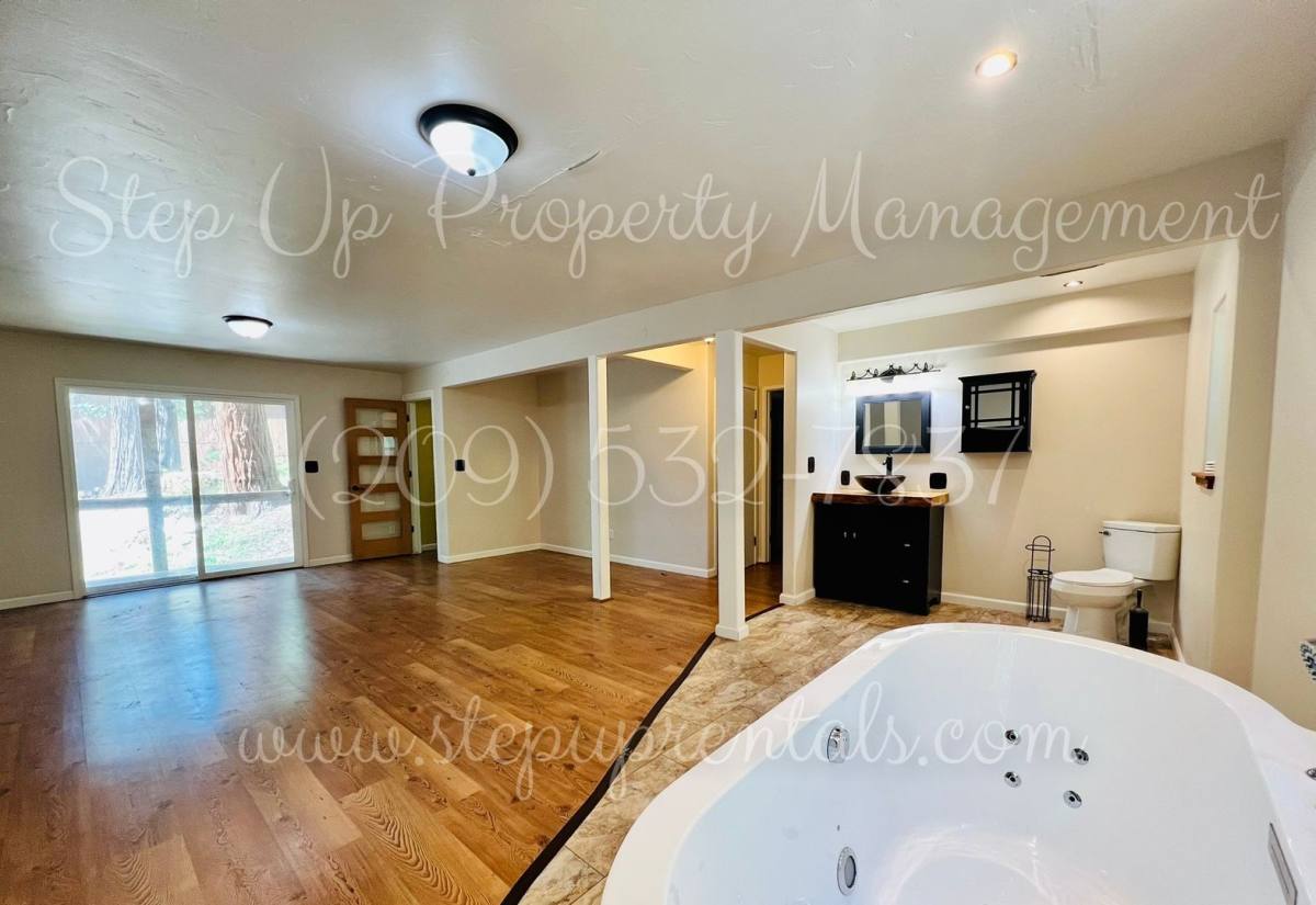House for rent at 19011 Middle Camp Sugar Pine Rd, Twain Harte, CA 95383
