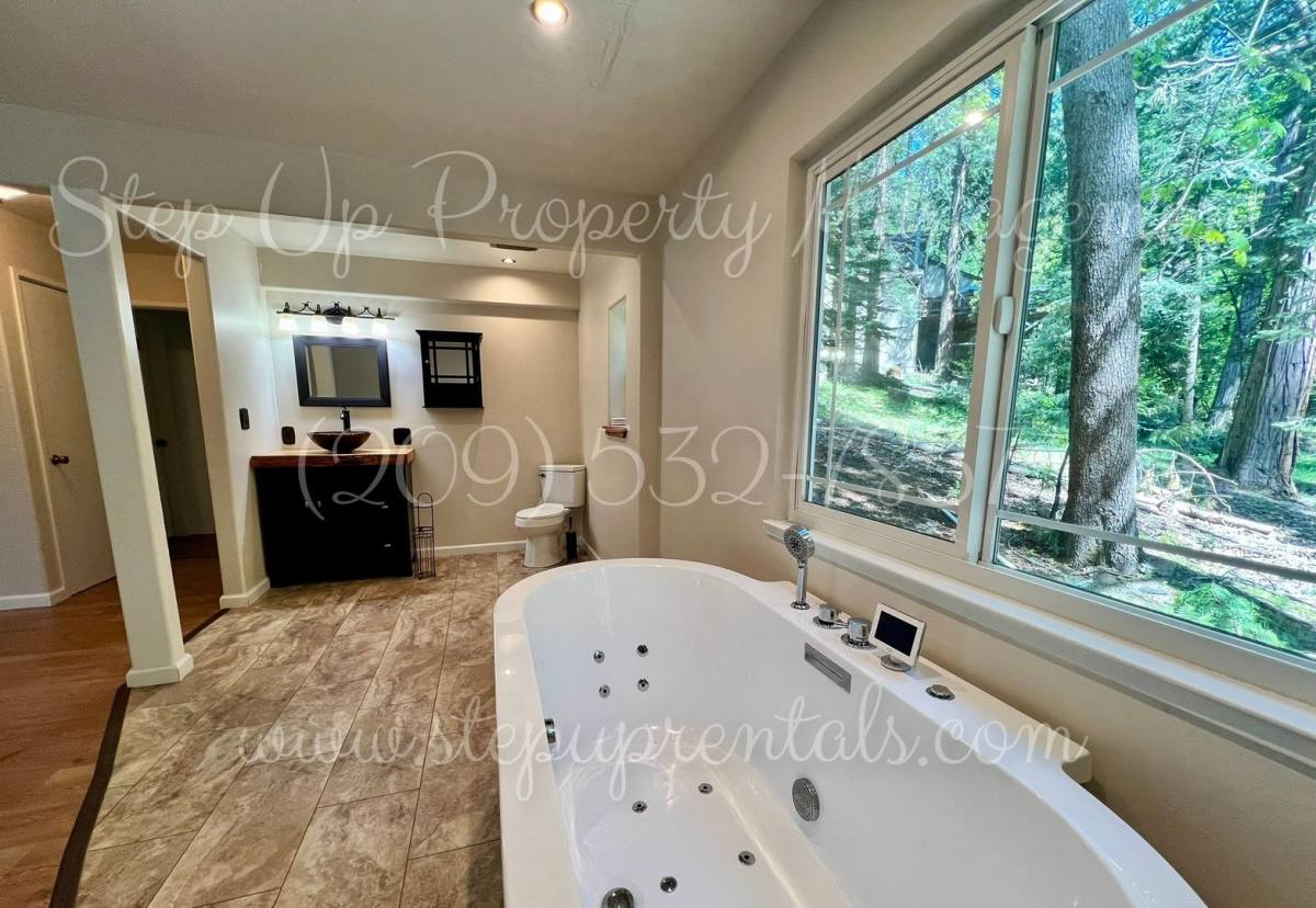 House for rent at 19011 Middle Camp Sugar Pine Rd, Twain Harte, CA 95383