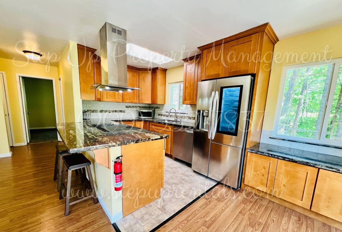 House for rent at 19011 Middle Camp Sugar Pine Rd, Twain Harte, CA 95383