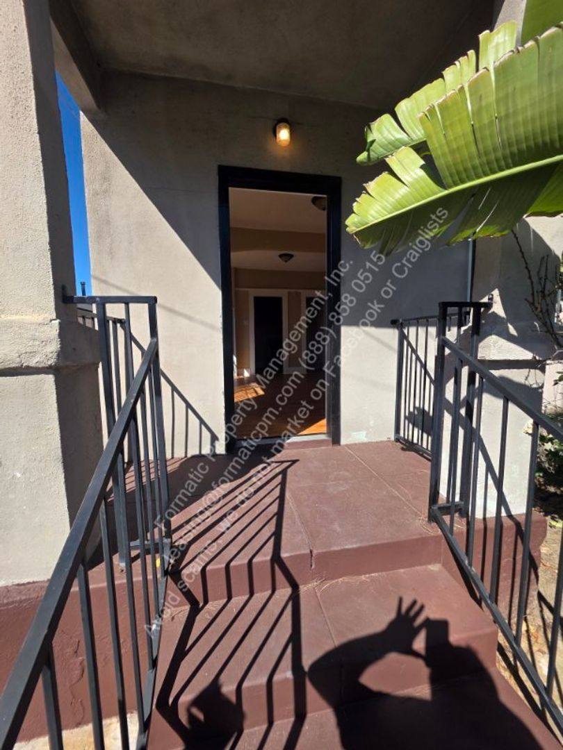 Apartment for rent at 1285-1287 E Martin Luther King Jr Blvd, Los Angeles, CA 90011