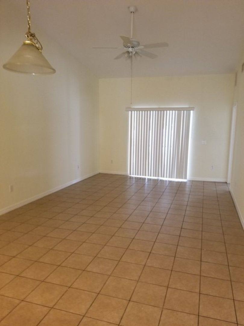 Apartment for rent at 525-529 Glendale Ave, Lehigh Acres, FL 33936