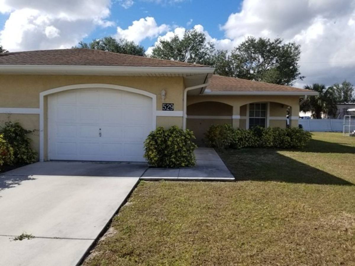 Apartment for rent at 525-529 Glendale Ave, Lehigh Acres, FL 33936
