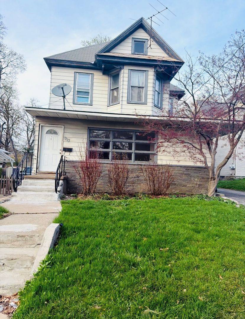 Apartment for rent at 913 Nott St, Schenectady, NY 12308