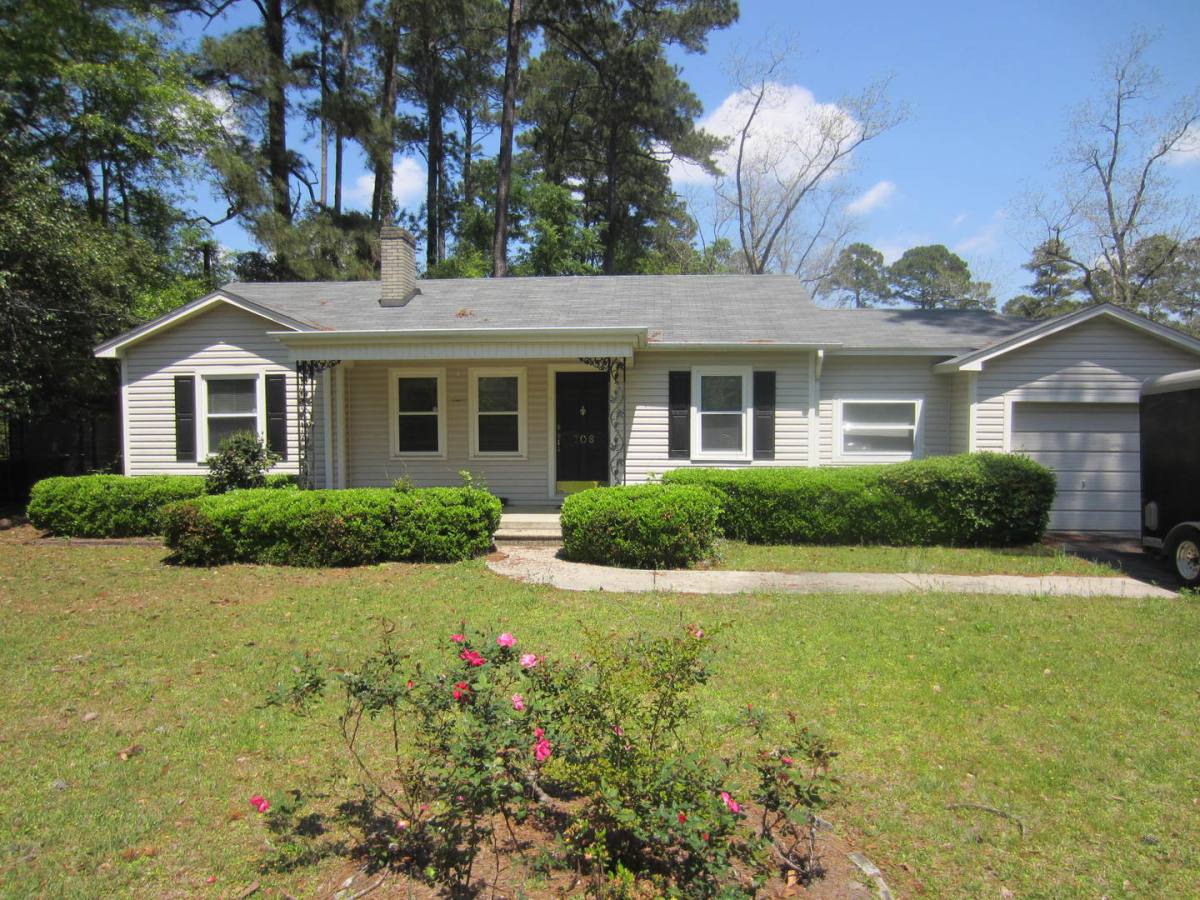 House for rent at 706 Pineview Dr, Valdosta, GA 31602
