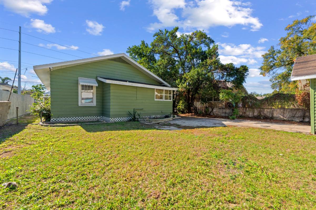 House for rent at 1010 E Lake Ave, Tampa, FL 33605