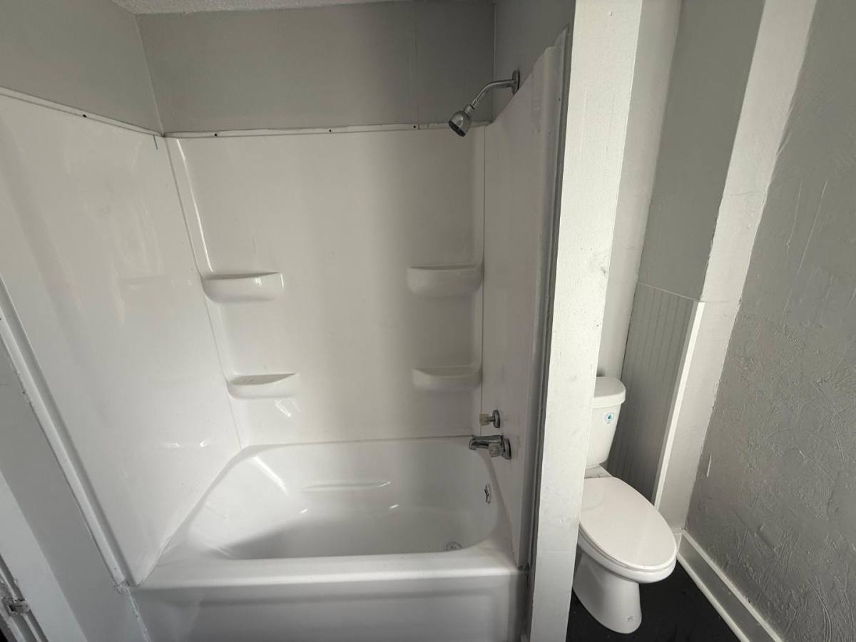 Apartment for rent at 818 W Broad St #1, Elyria, OH 44035