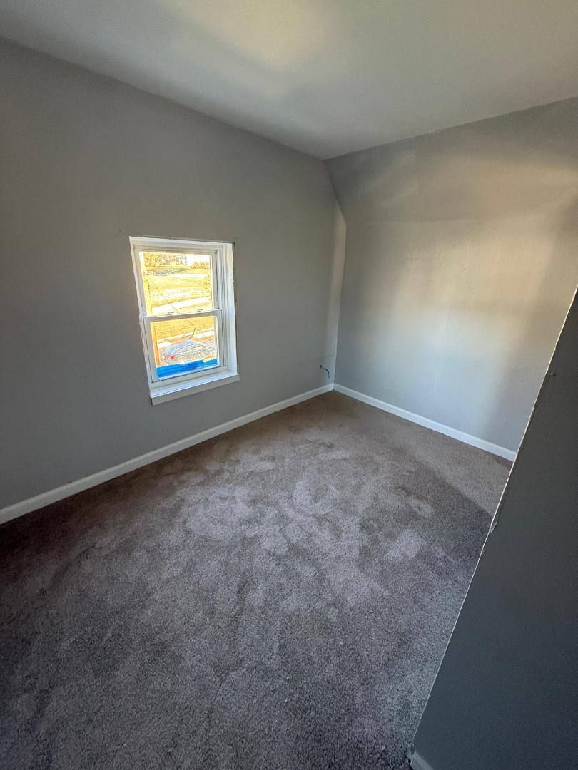 Apartment for rent at 818 W Broad St #1, Elyria, OH 44035