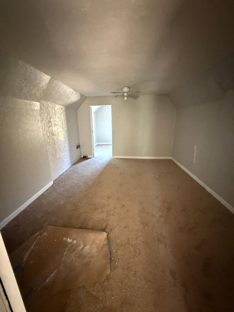 Apartment for rent at 818 W Broad St #1, Elyria, OH 44035
