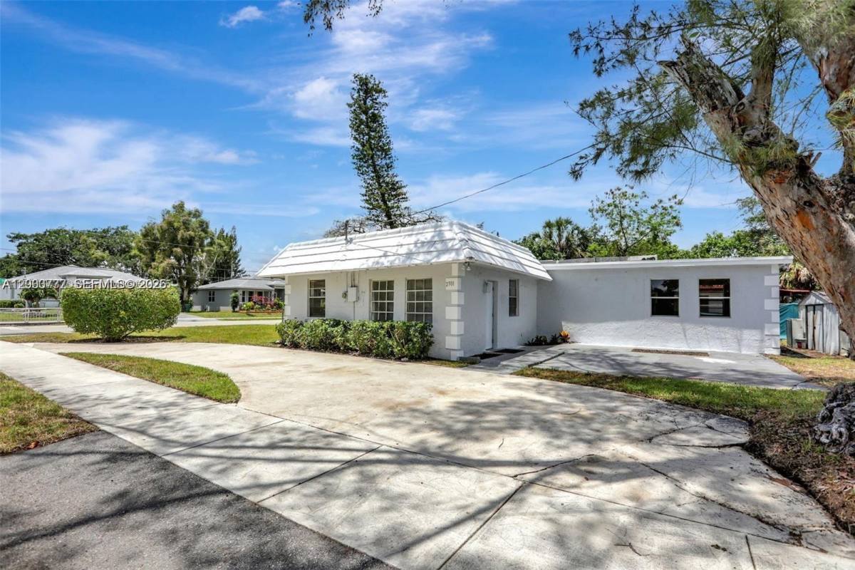 House for rent at 2701 NW 18th Terrace #2701, Fort Lauderdale, FL 33311
