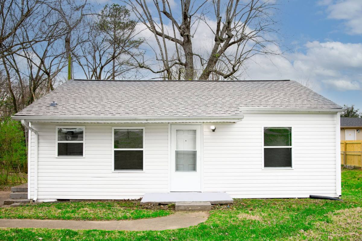 House for rent at 1003 Lincoln St, Clarksville, TN 37040