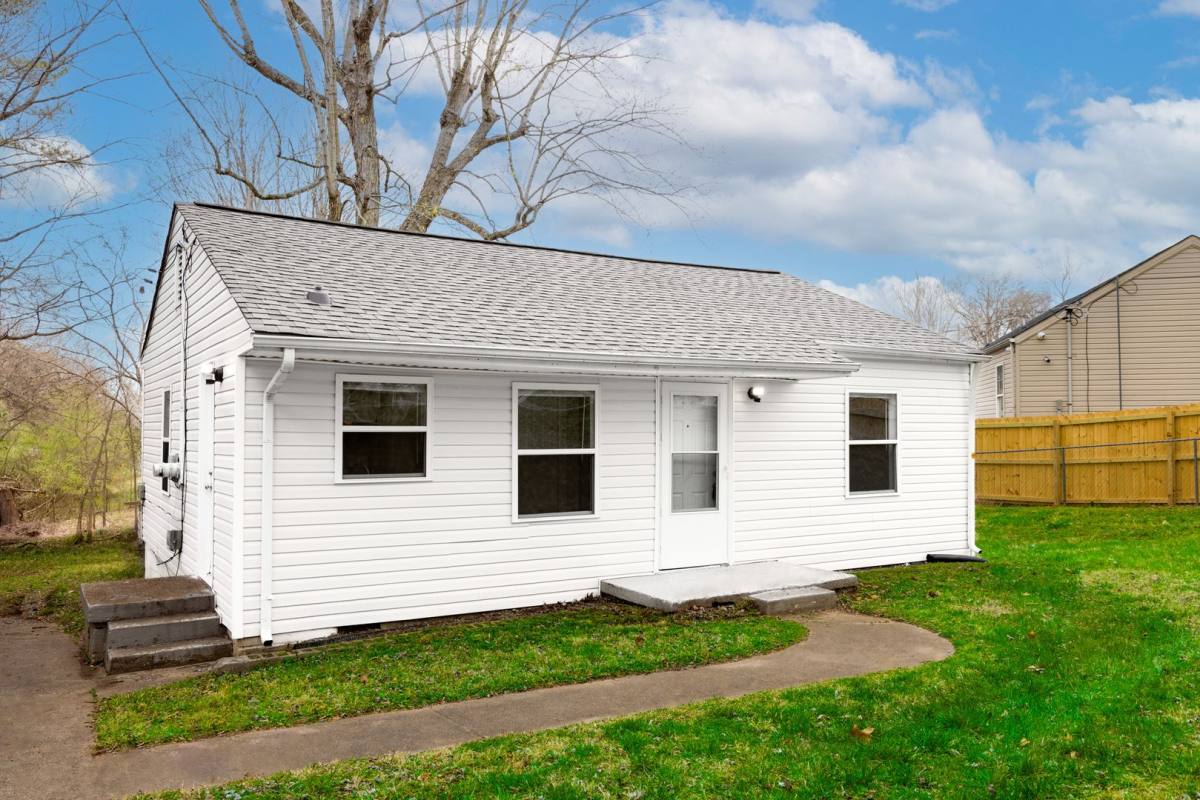 House for rent at 1003 Lincoln St, Clarksville, TN 37040
