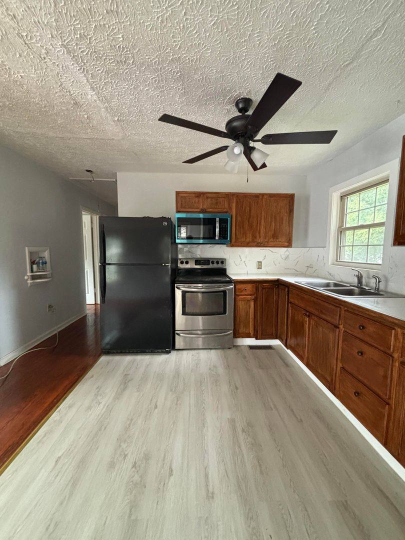 House for rent at 1733 Holly Dr, Bowling Green, KY 42101