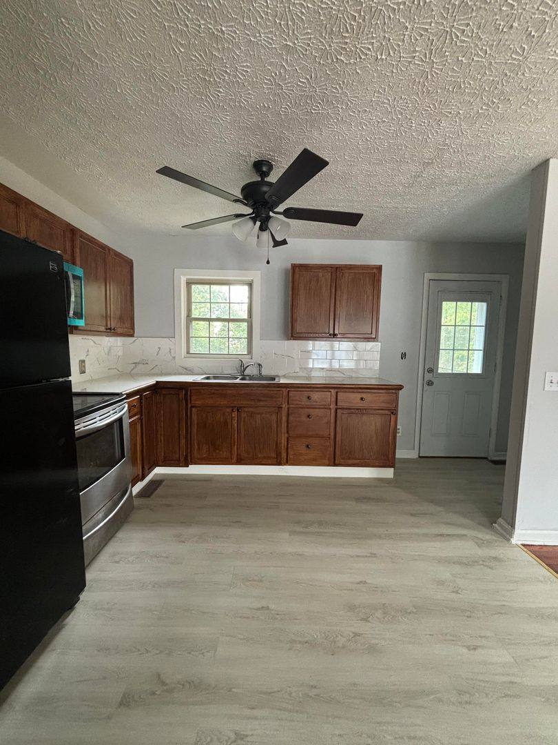 House for rent at 1733 Holly Dr, Bowling Green, KY 42101