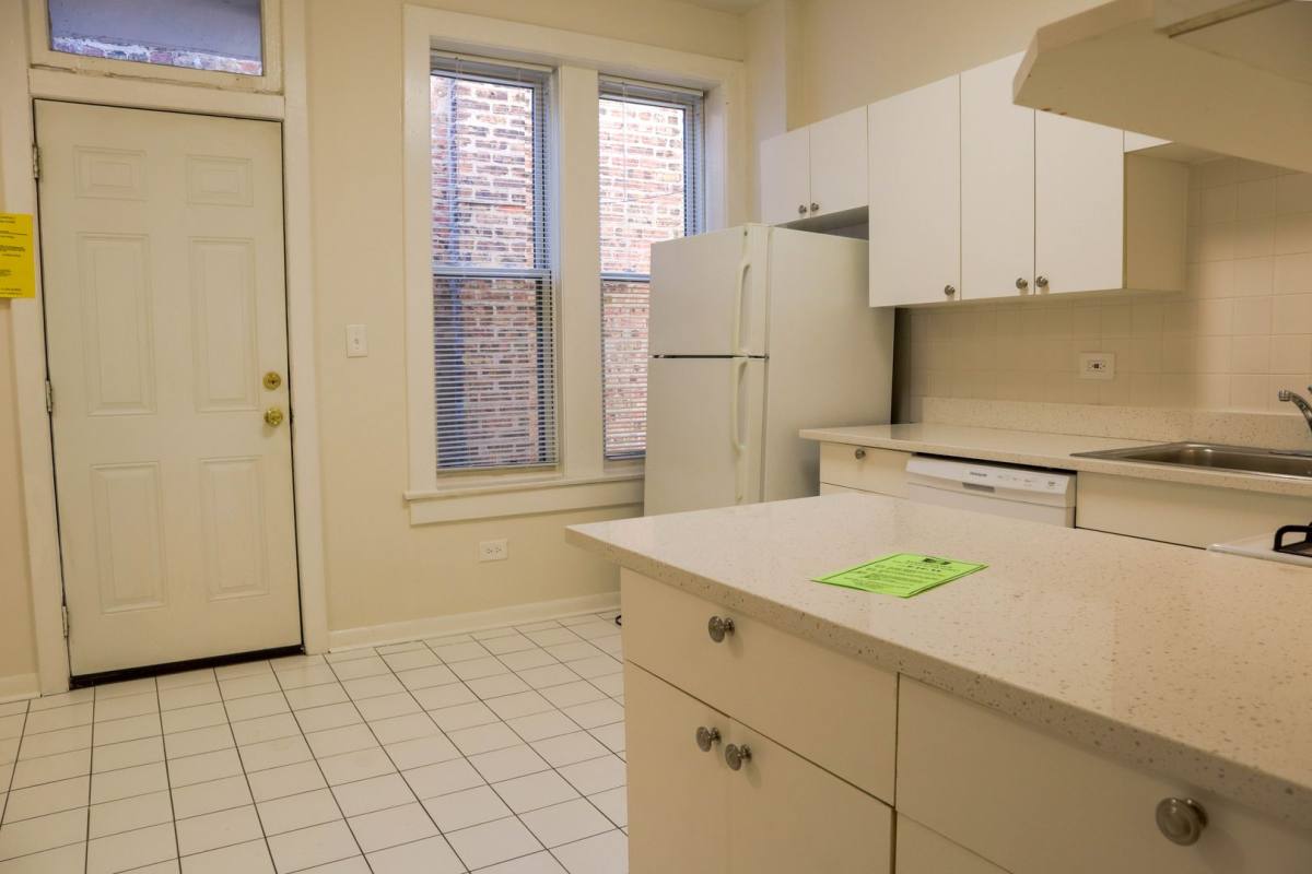 Apartment for rent at 1400 W Taylor St, Chicago, IL 60607