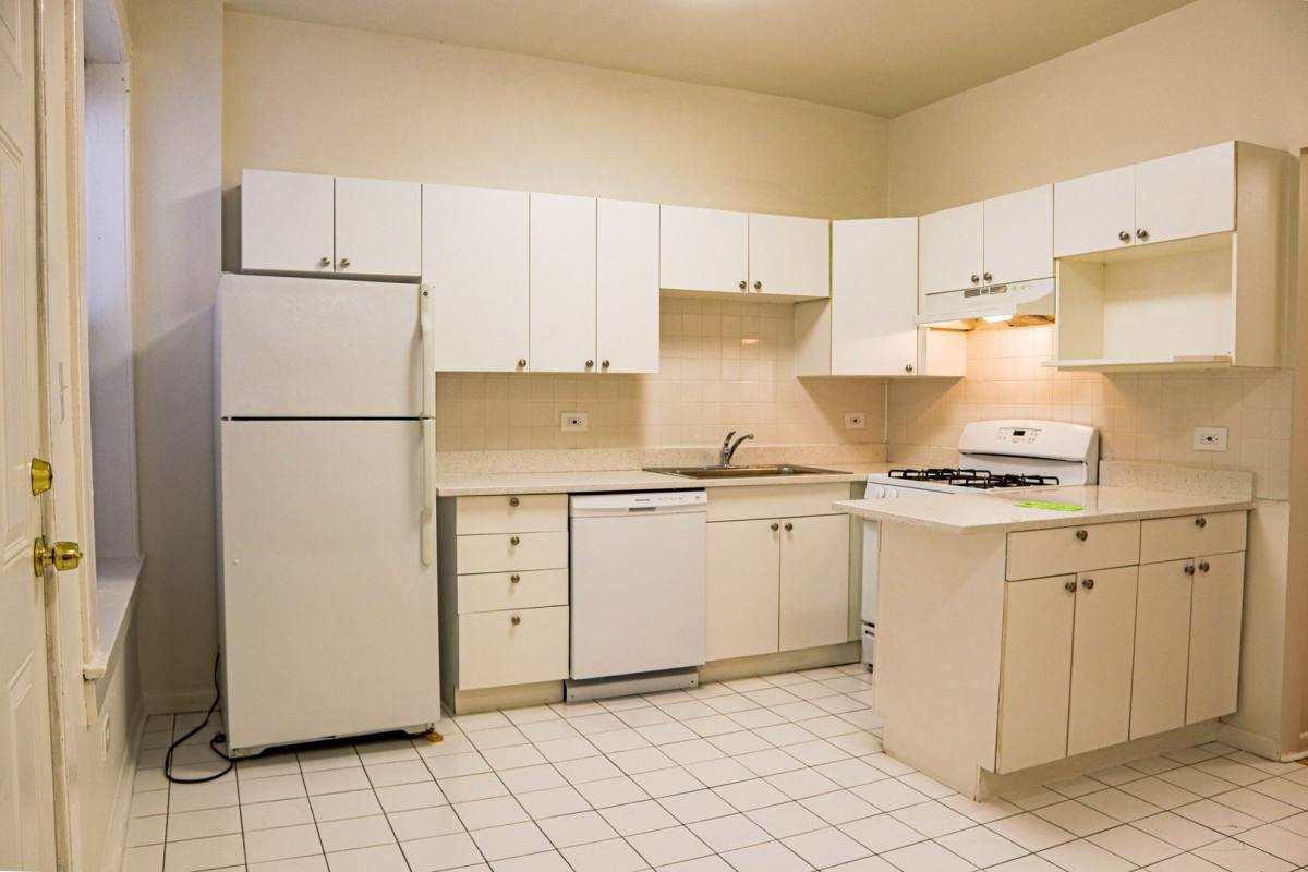 Apartment for rent at 1400 W Taylor St, Chicago, IL 60607