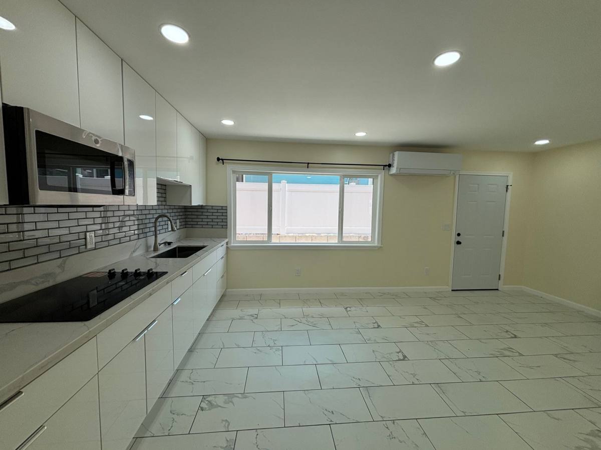 Apartment for rent at 1674 Kino St, Honolulu, HI 96819