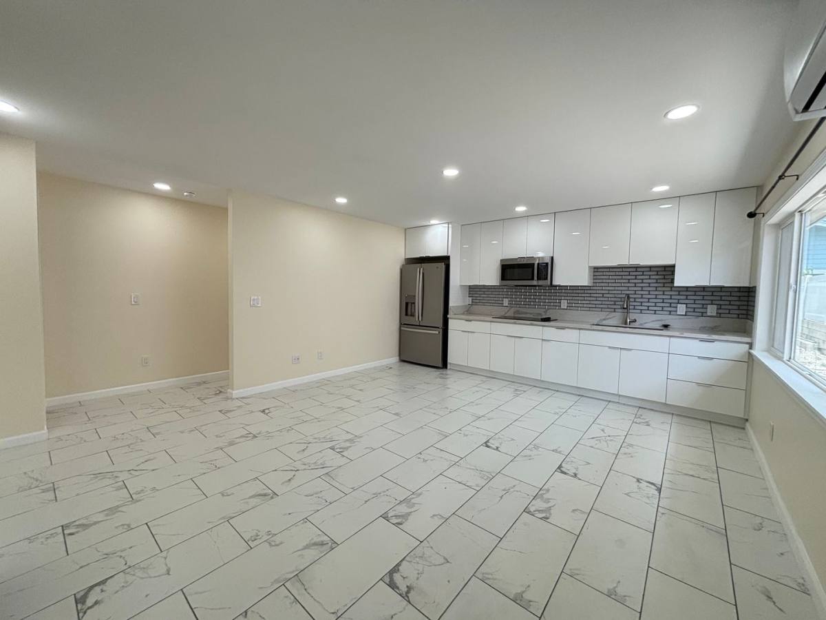 Apartment for rent at 1674 Kino St, Honolulu, HI 96819