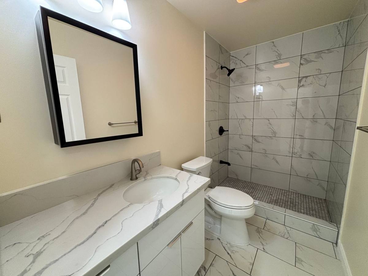 Apartment for rent at 1674 Kino St, Honolulu, HI 96819