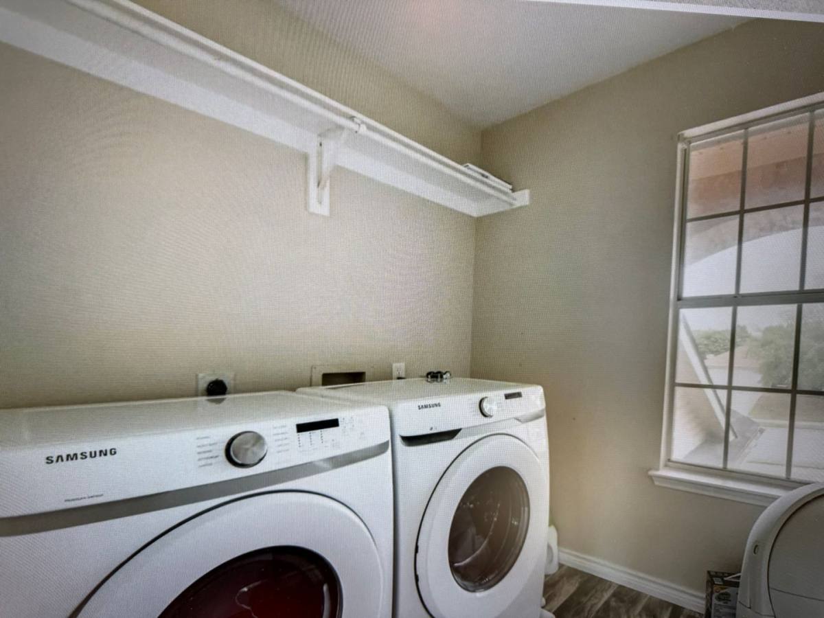 House for rent at 322 Ashley Oak Lane, Lake Dallas, TX 75065