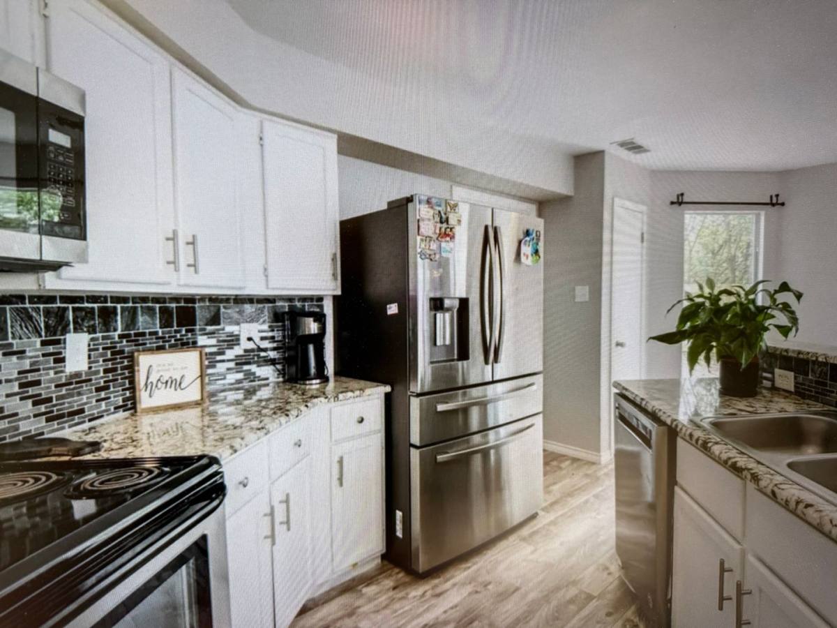 House for rent at 322 Ashley Oak Lane, Lake Dallas, TX 75065