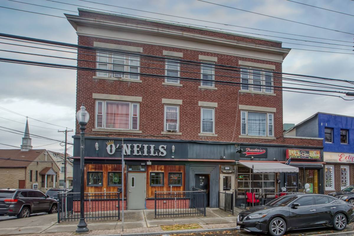 Apartment for rent at 2718 Fairfield Ave, Bridgeport, CT 06605