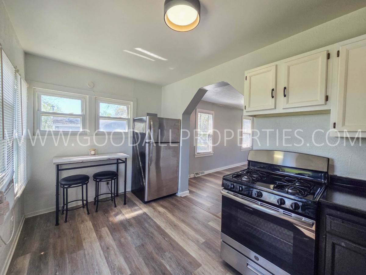 House for rent at 4805 S Union St, Des Moines, IA 50315