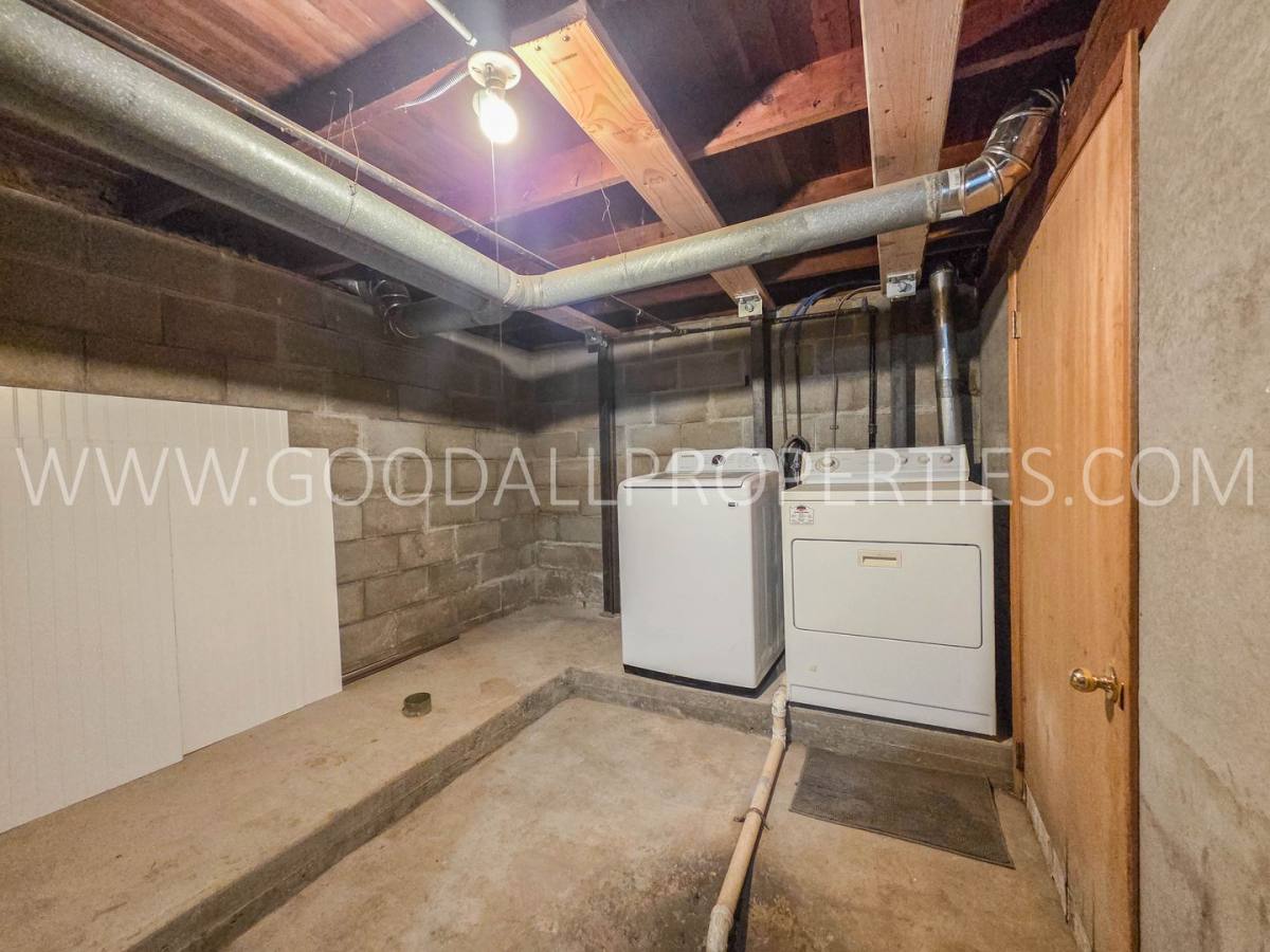 House for rent at 4805 S Union St, Des Moines, IA 50315