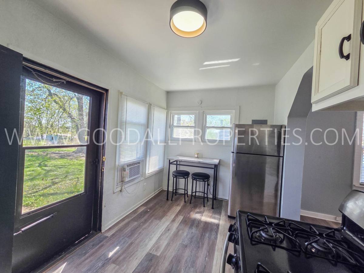 House for rent at 4805 S Union St, Des Moines, IA 50315