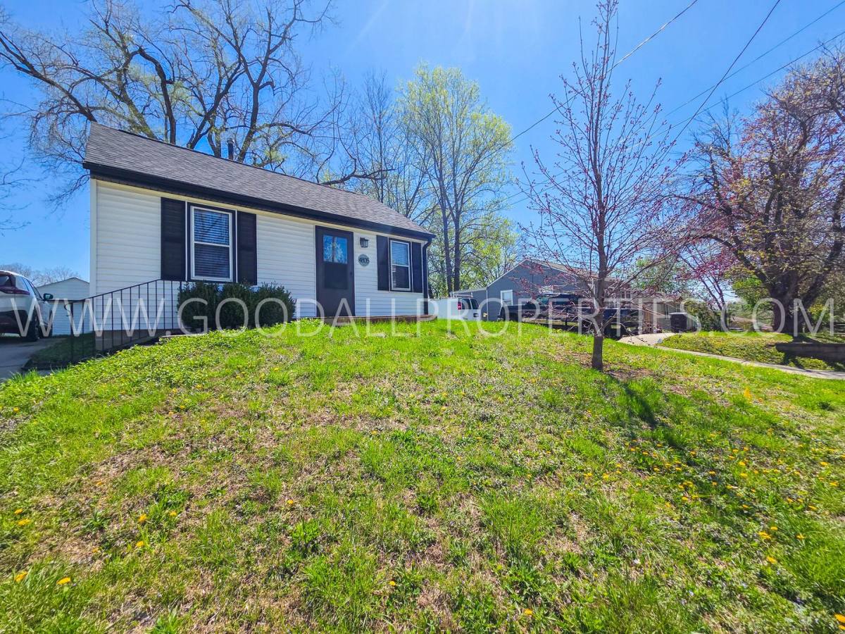 House for rent at 4805 S Union St, Des Moines, IA 50315