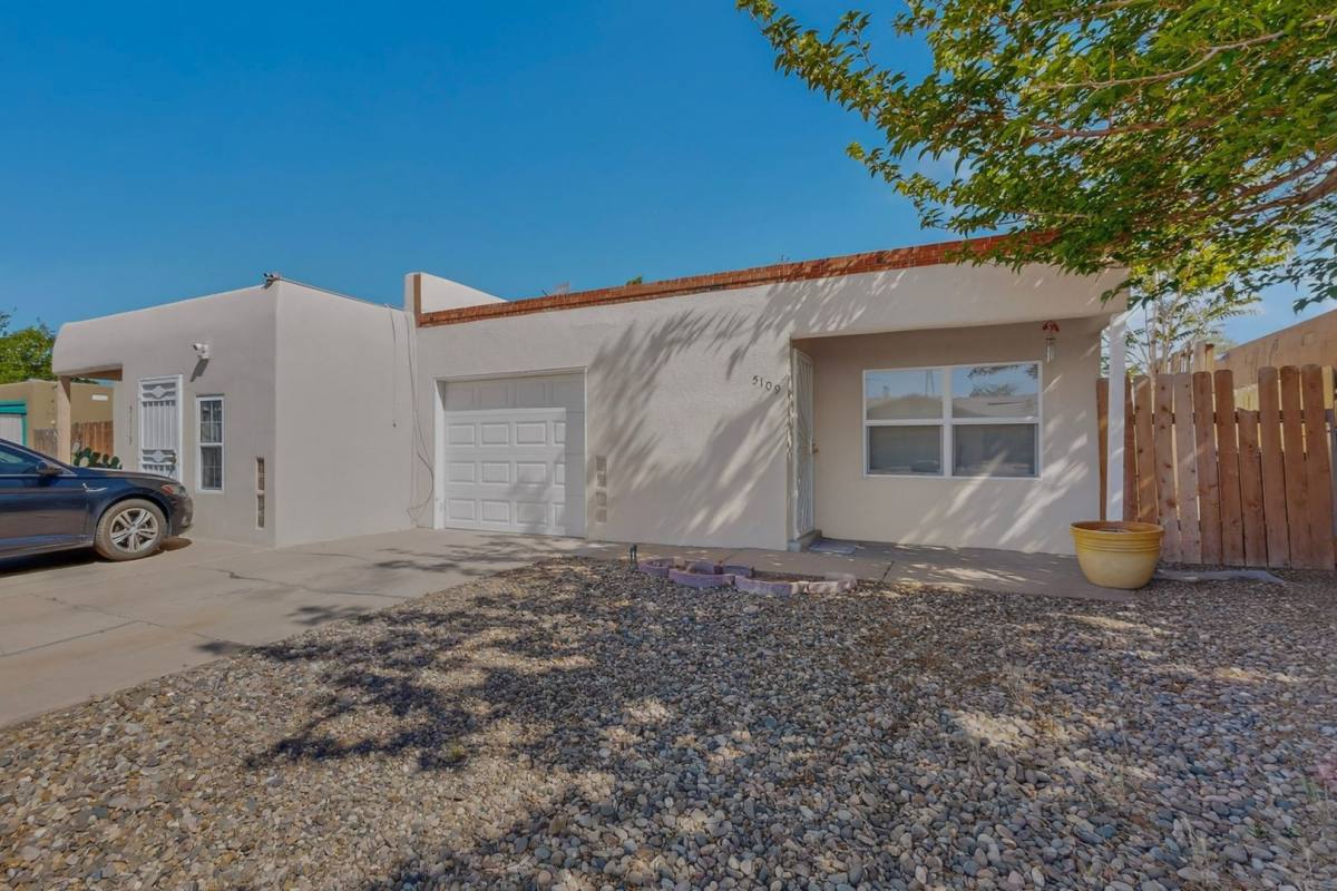 Townhouse for rent at 5109 Redlands Rd NW, Albuquerque, NM 87120