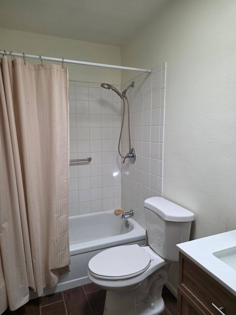 Townhouse for rent at 5109 Redlands Rd NW, Albuquerque, NM 87120