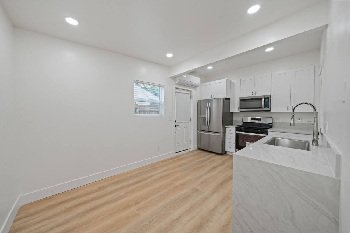 House for rent at 6842 Estrella Ave #ADU, San Diego, CA 92120