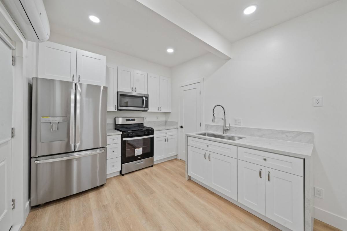 House for rent at 6842 Estrella Ave #ADU, San Diego, CA 92120