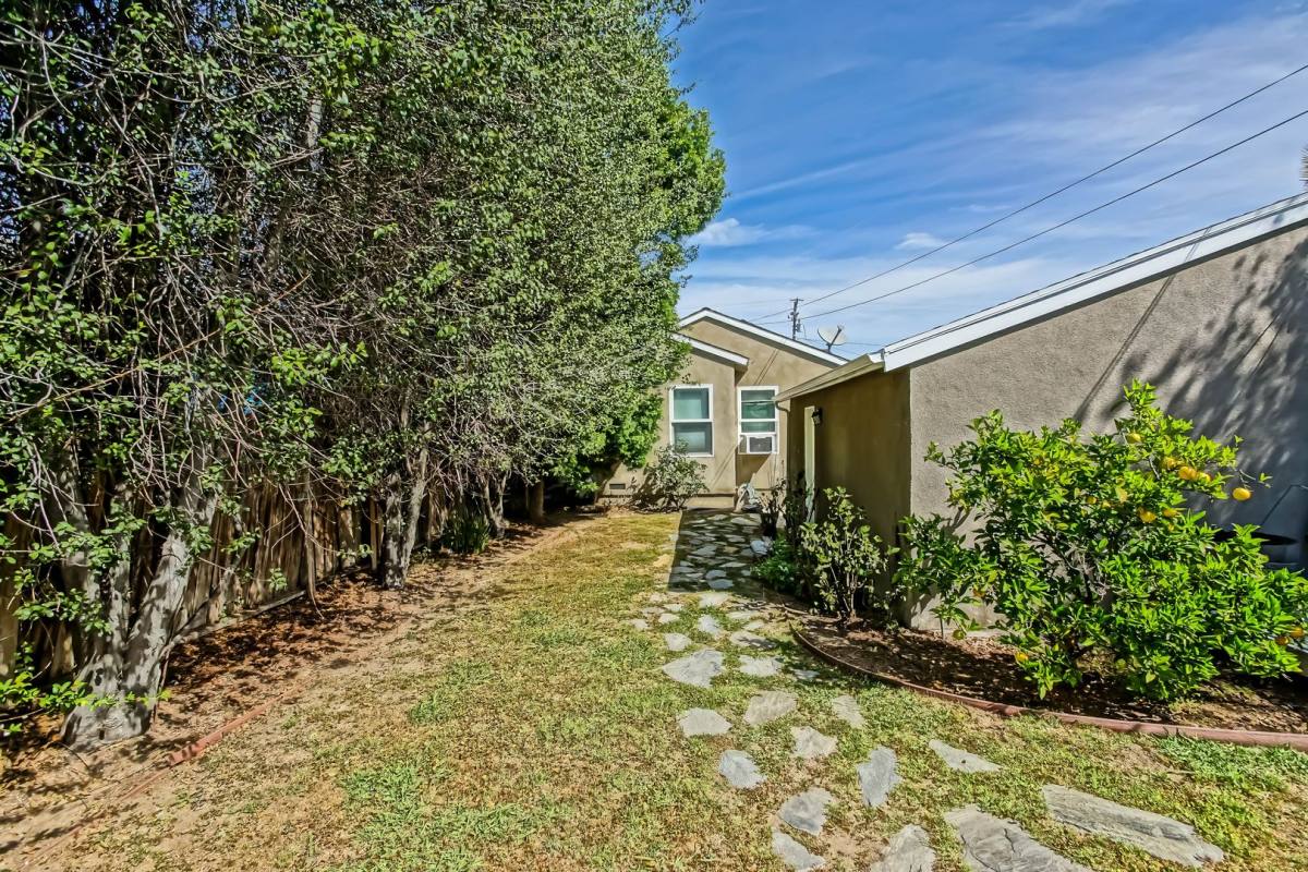House for rent at 4724 W 136th St, Hawthorne, CA 90250