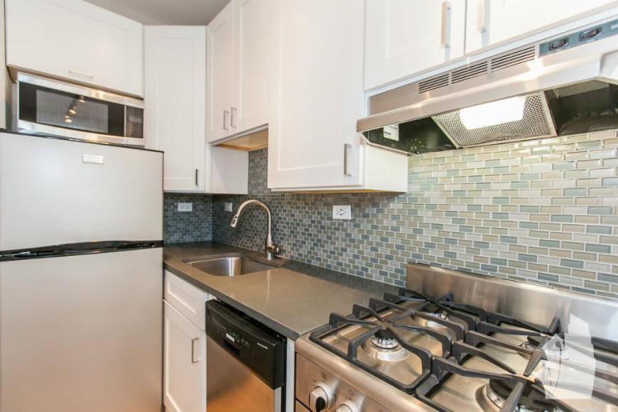 Apartment for rent at 511 W Belmont, Chicago, IL 60657