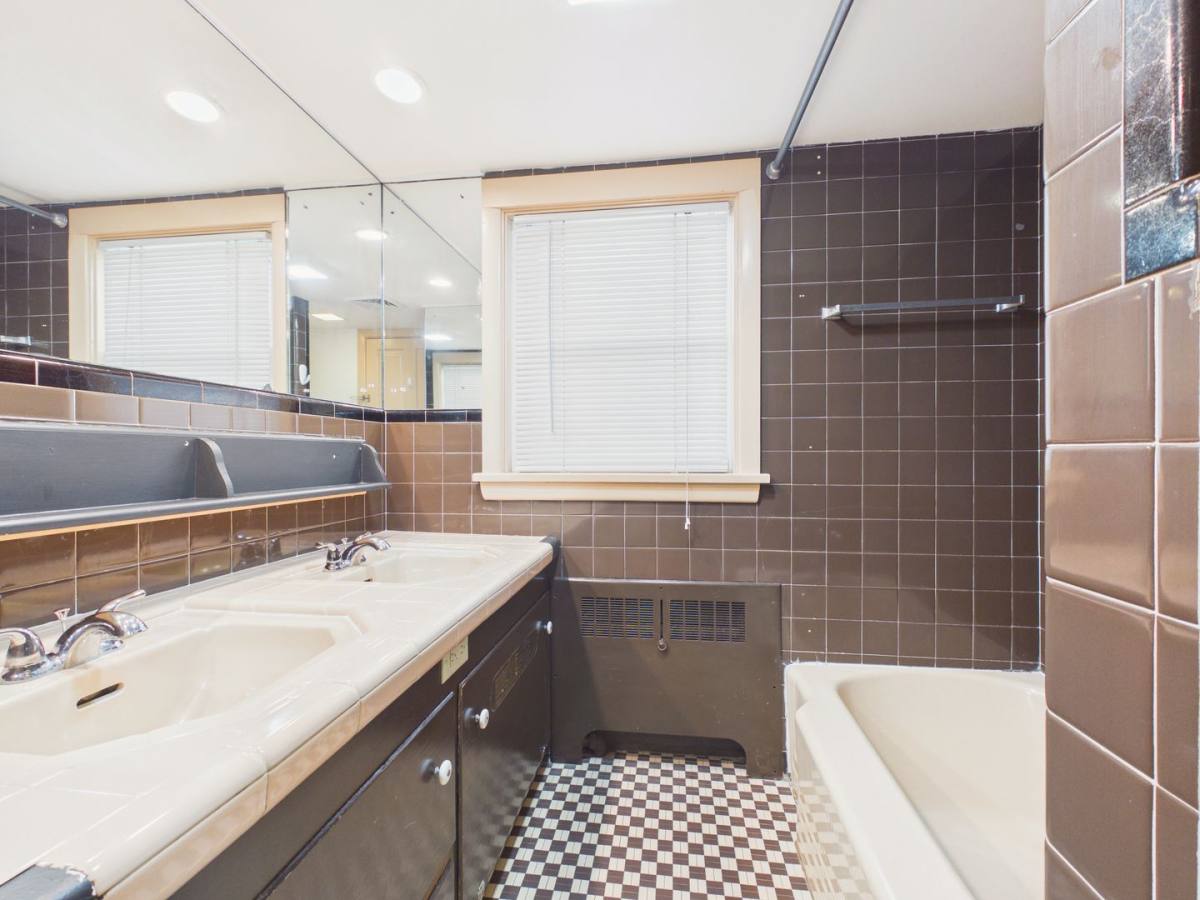 Apartment for rent at 221 N Spring St, Middletown, PA 17057