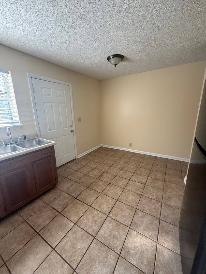 Townhouse for rent at 615 Castlegate Dr, Nashville, TN 37217