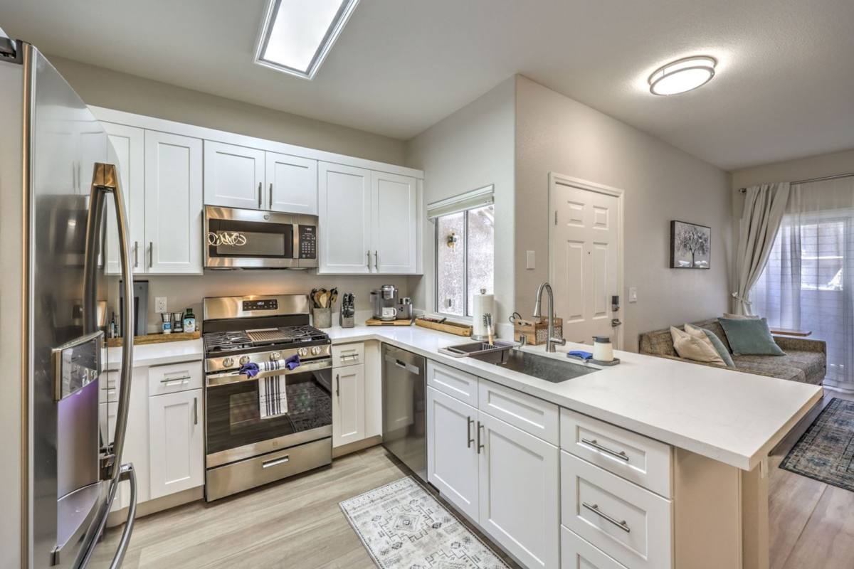 Apartment for rent at 855 N Stephanie St, Henderson, NV 89014