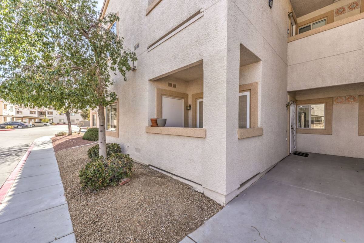 Apartment for rent at 855 N Stephanie St, Henderson, NV 89014