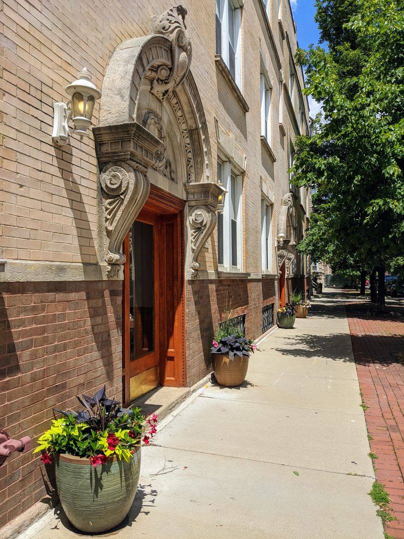 Apartment for rent at 1500 W Polk, Chicago, IL 60607