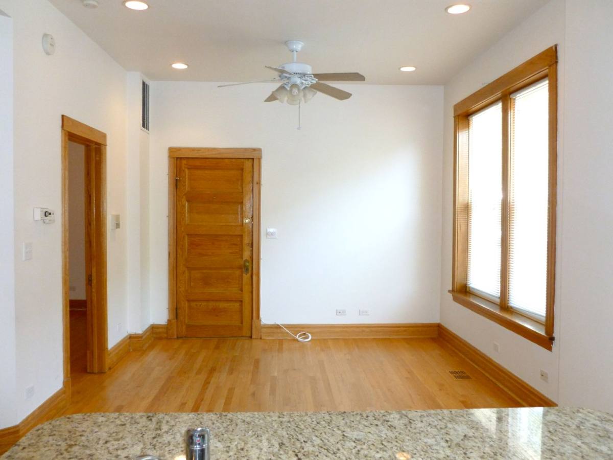 Apartment for rent at 1500 W Polk, Chicago, IL 60607