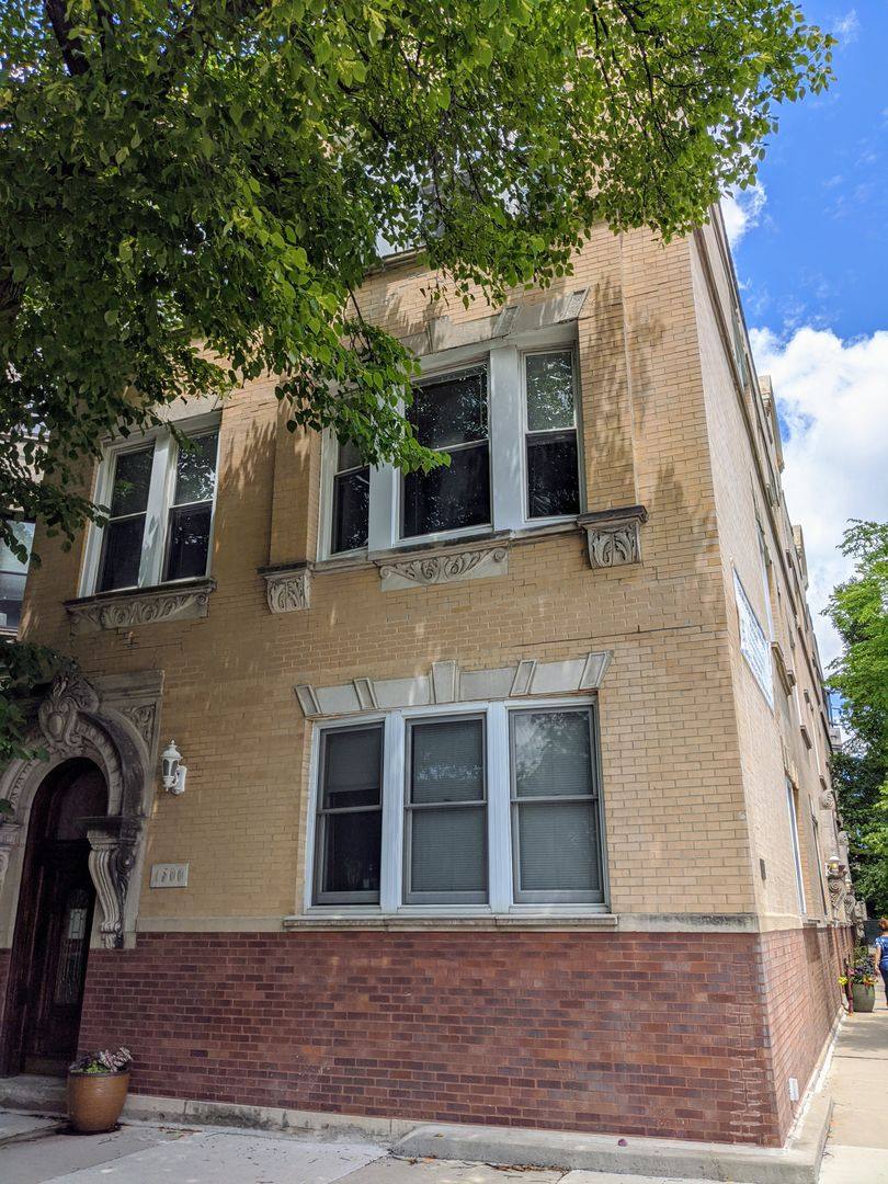 Apartment for rent at 1500 W Polk, Chicago, IL 60607